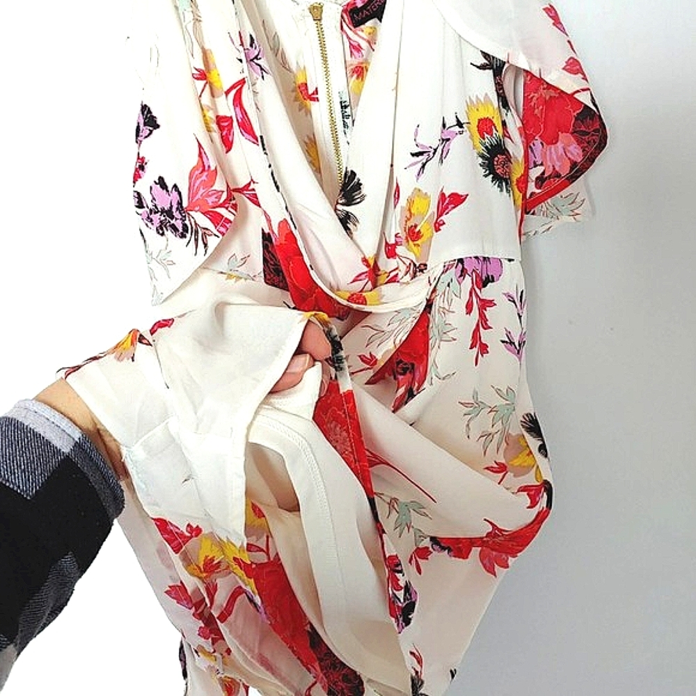 Multi-color Floral Cold Shoulder Romper M - Picture 6 of 8